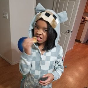 Meet your Posher, Hailey's dailey